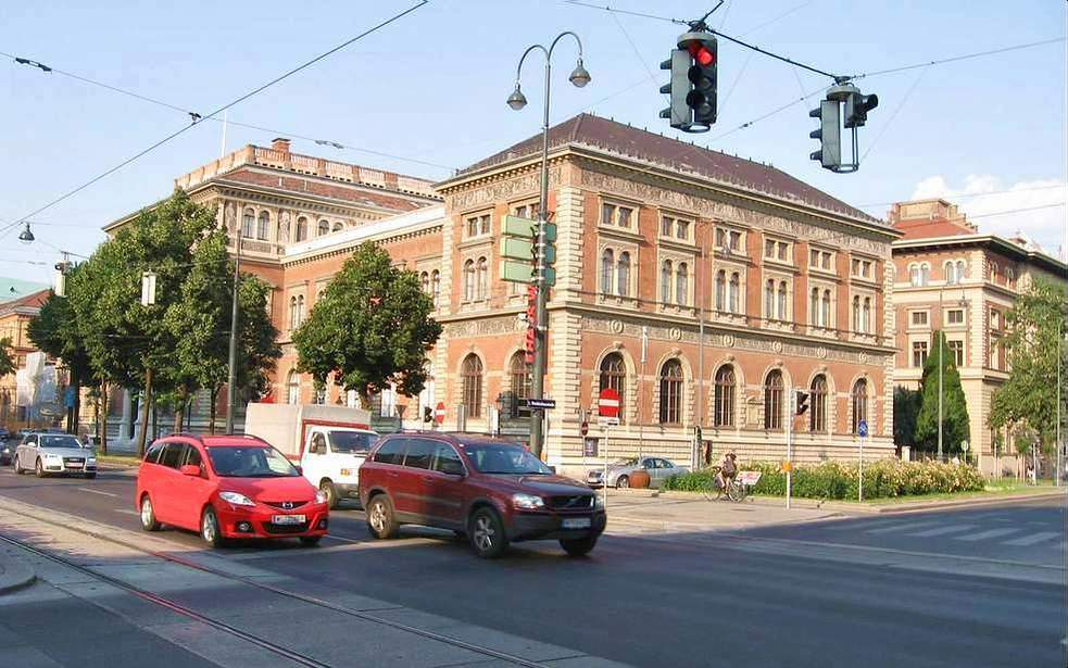 Viena - clădire sobră undeva prin oraș