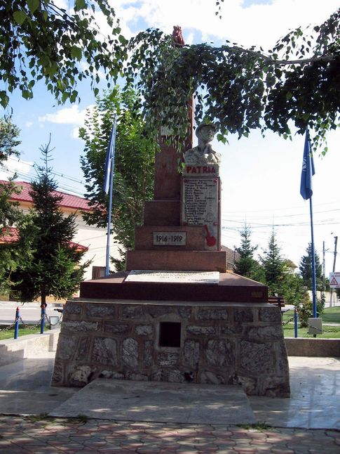 Monumentul Eroilor din Luncavița...